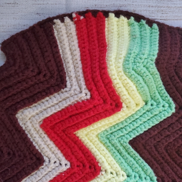Vintage Zig Zag Knit Blanket - Picture 3 of 8